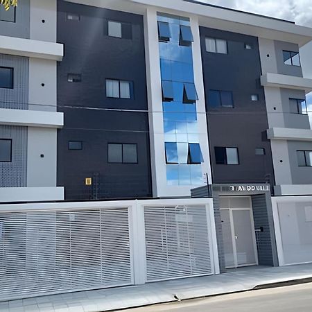 Para 10 Pessoas, 03 Quartos Ar Condicionado E Ventilador, Garagem, Atras Do Hospital Da Unimed Петролина Экстерьер фото